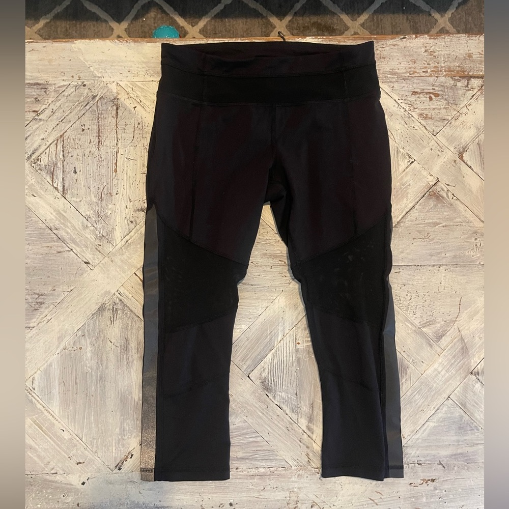 Womens LULULEMON cropped leggings